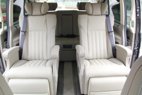 coach seats.jpg coach seats.jpg