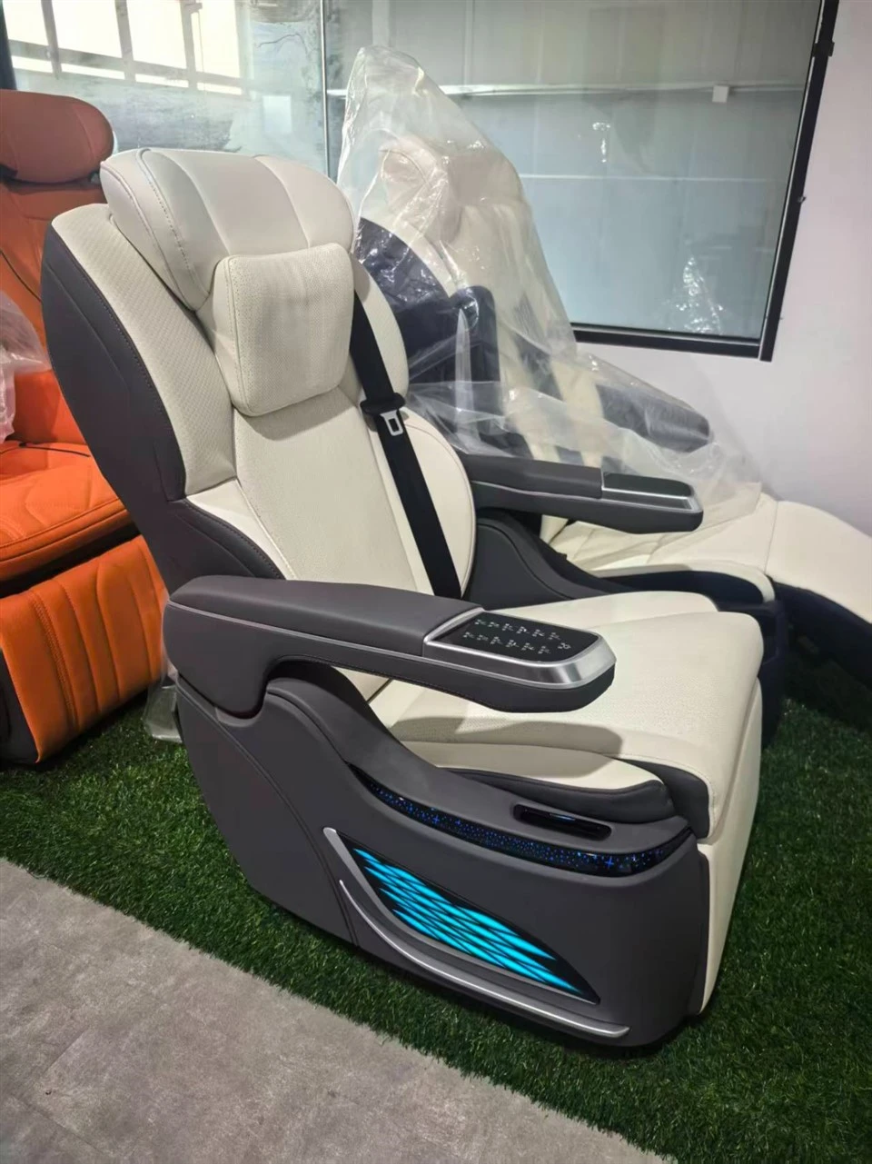 Modern Style Motorized Recliner VIP Seat With USB Port And Side Control Panel For Business Seat best